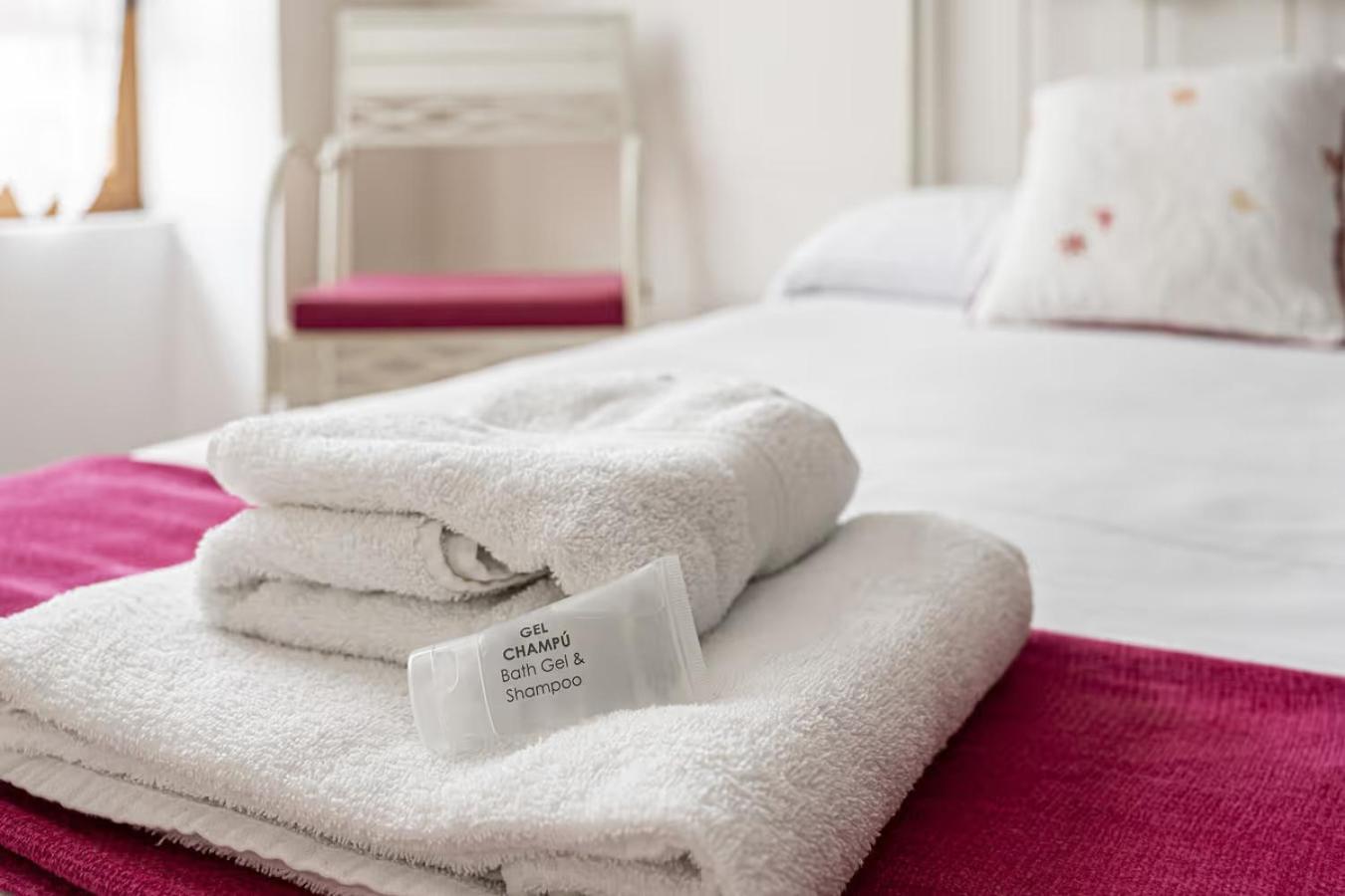 Apartamentos Turisticos As Cetareas Rinlo Szoba fotó