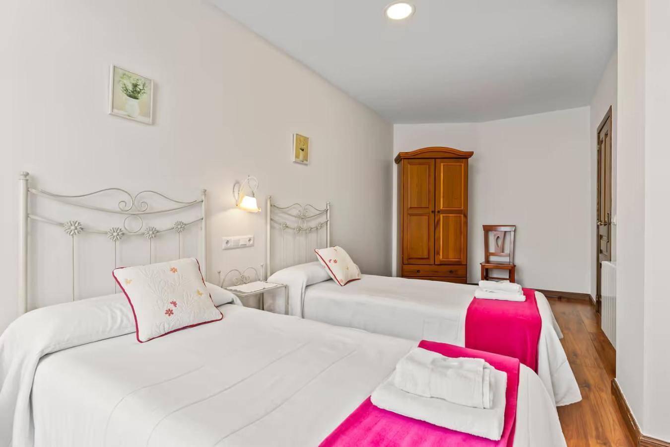 Apartamentos Turisticos As Cetareas Rinlo Szoba fotó