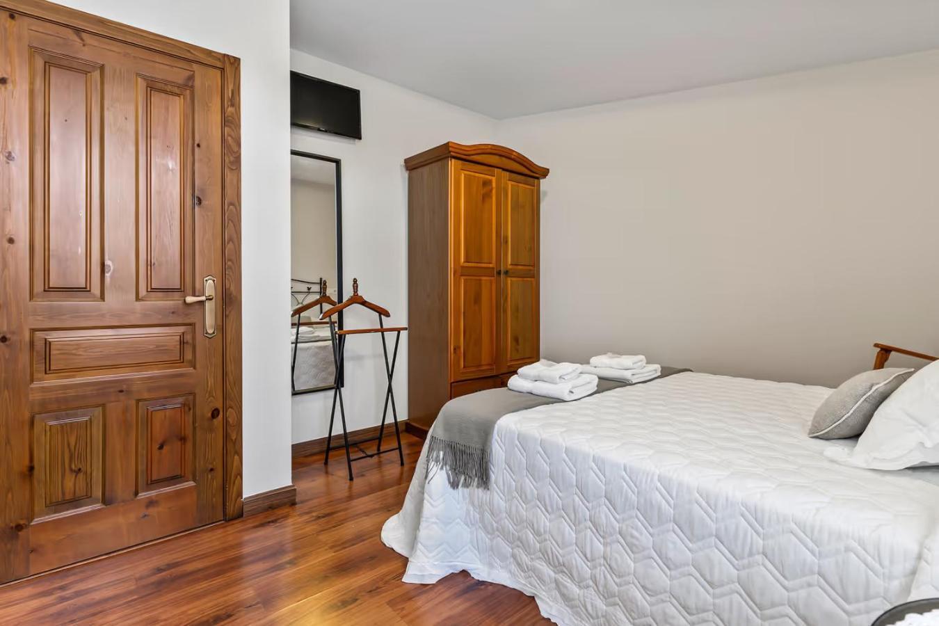 Apartamentos Turisticos As Cetareas Rinlo Szoba fotó